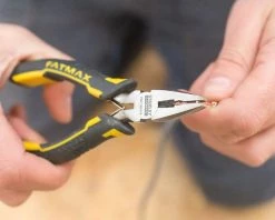 Stanley Pince Universelle FMHT0-80516 Pince Combinée FATMAX® Miniature 7 Stanley Pince Universelle FMHT0-80516 Pince Combinée FATMAX® Miniature -Pinces et ciseaux Soldes fmht0 80516 pince combinee fatmaxr miniature 2
