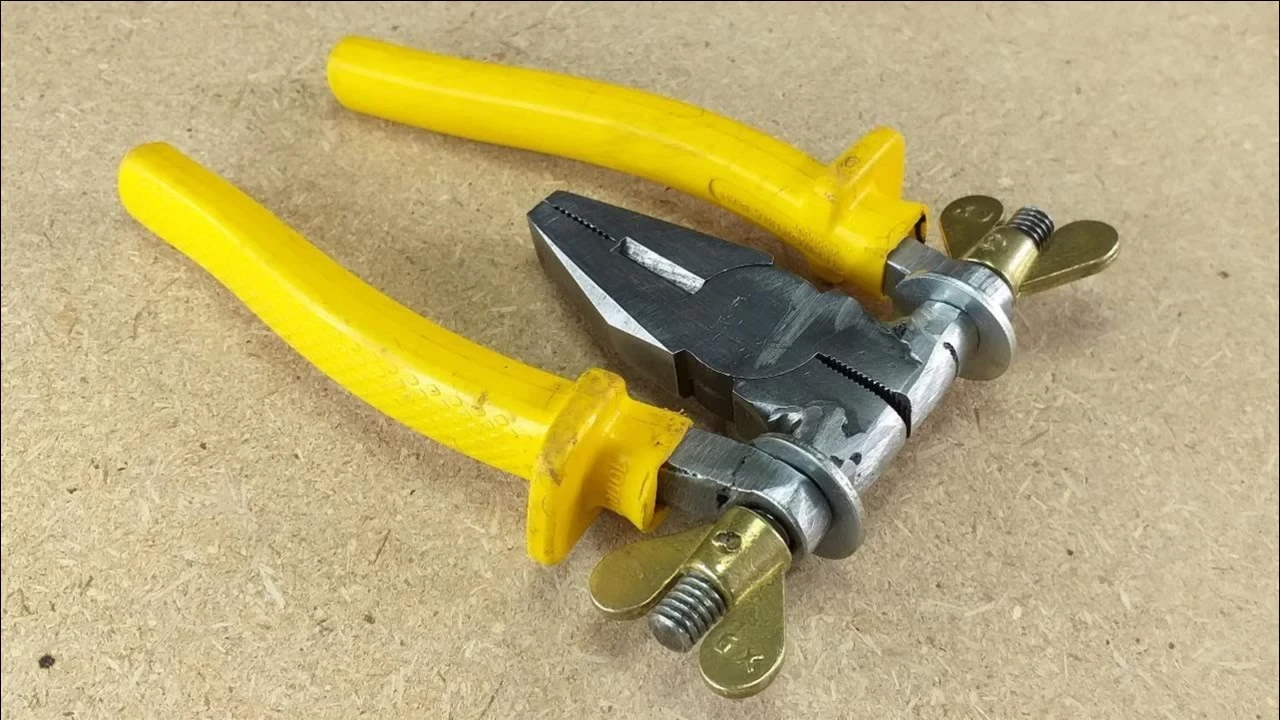 Pinces et ciseaux Soldes 2 Pinces et ciseaux Soldes -Pinces et ciseaux Soldes 3 1